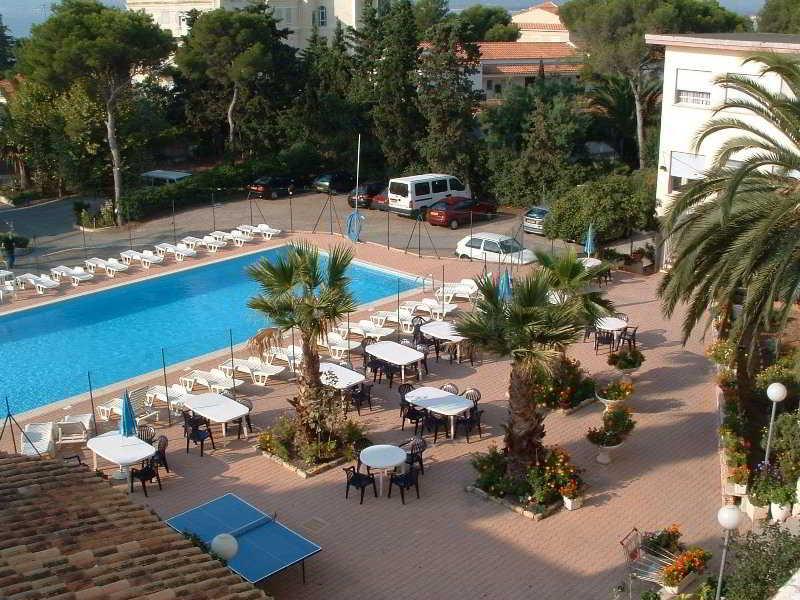 Village Vacances Le Lion De Mer Saint-Raphael  Bagian luar foto