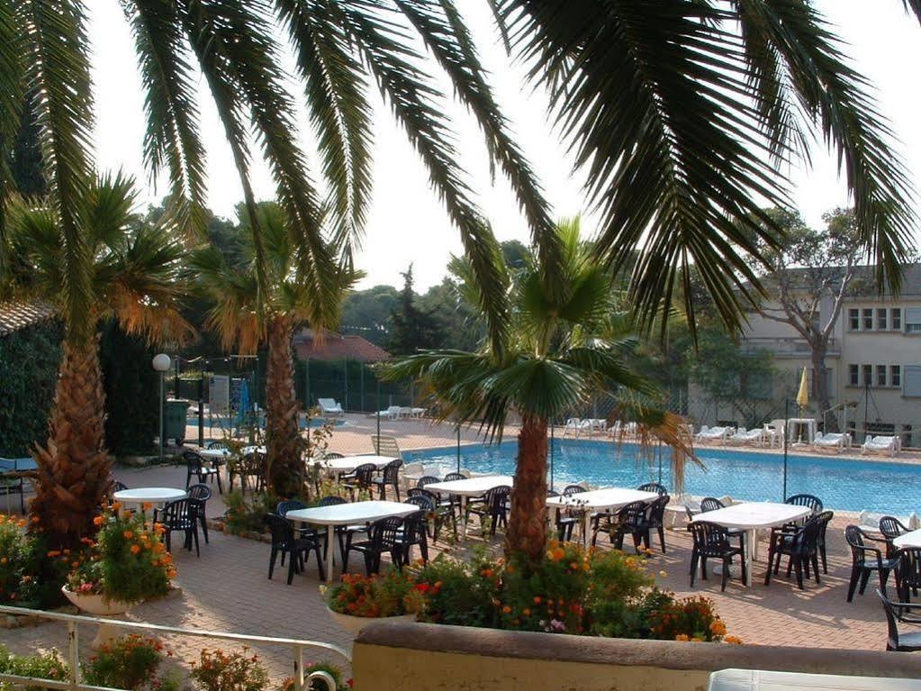 Village Vacances Le Lion De Mer Saint-Raphael  Bagian luar foto